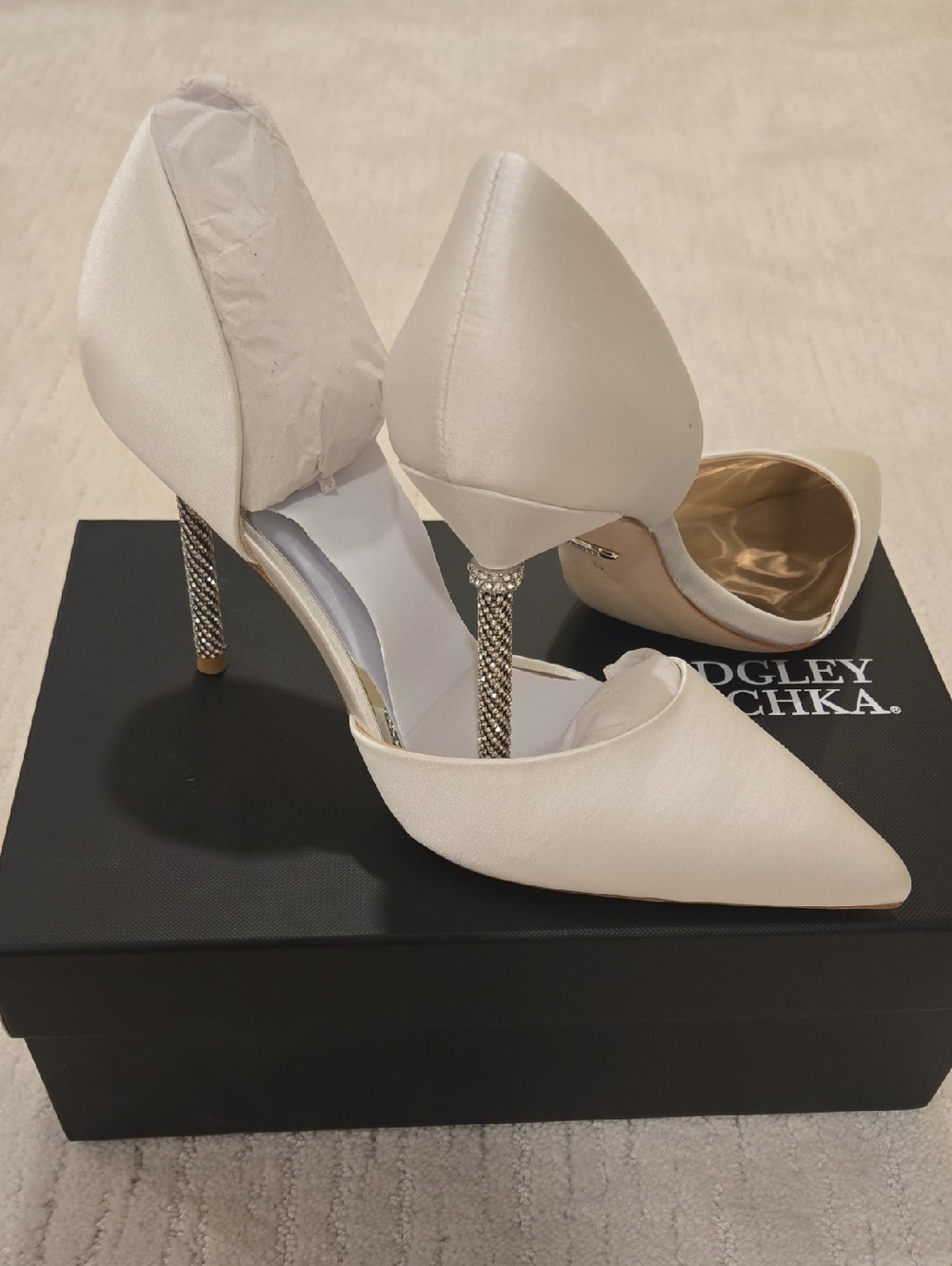 Badgley Mischka • NEW Ivory Satin Pointed D'Orsay Pumps